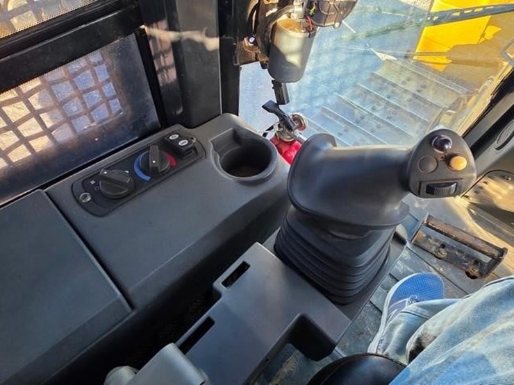 2009-caterpillar-d6k-xl-image-71