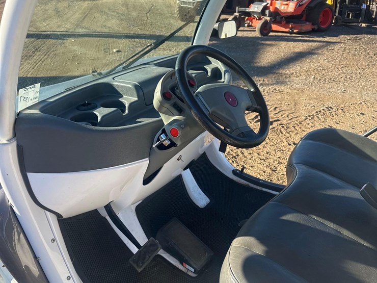 gem-e825-lsv-(llw-speed-vehicle)-image-12