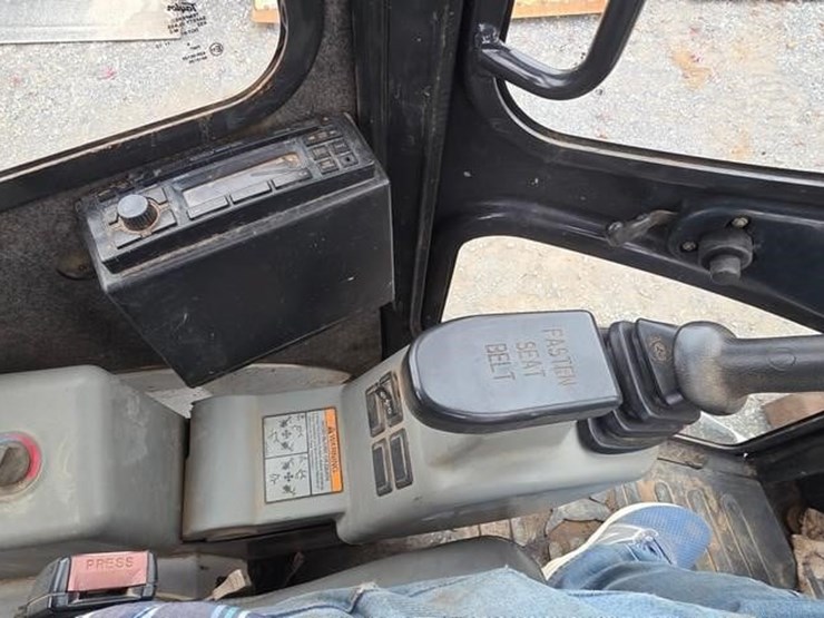 2009-bobcat-425-image-57