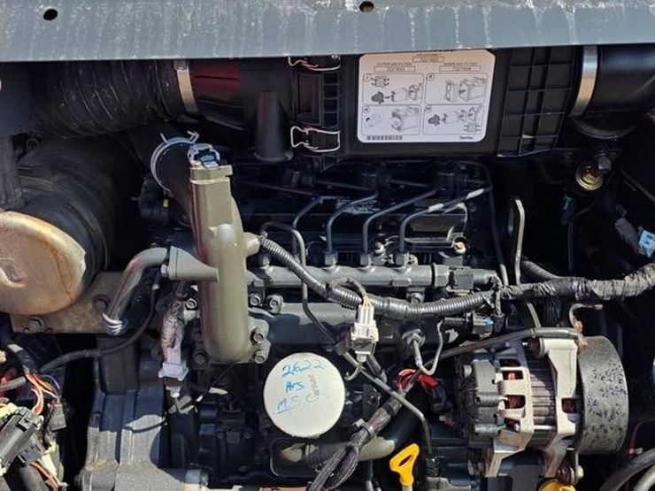 2016-bobcat-s650-image-41