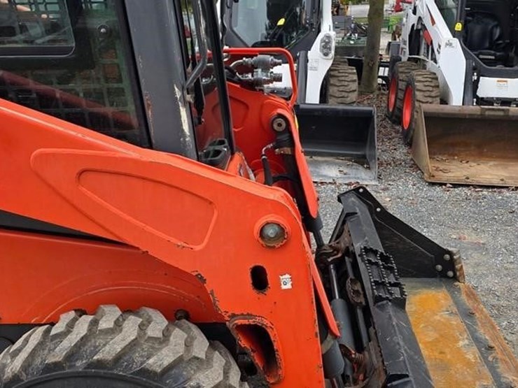 2016-kubota-ssv65-image-30