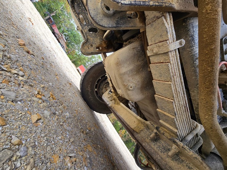 2012-caterpillar-ct660-image-53