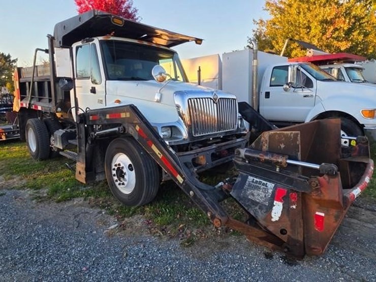 2006-international-durastar-4300-image-1