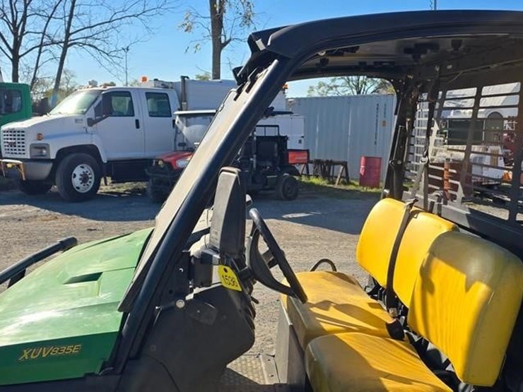 2021-john-deere-gator-xuv-835e-image-22