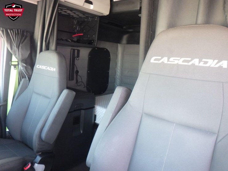 2024-freightliner-cascadia-126-image-21