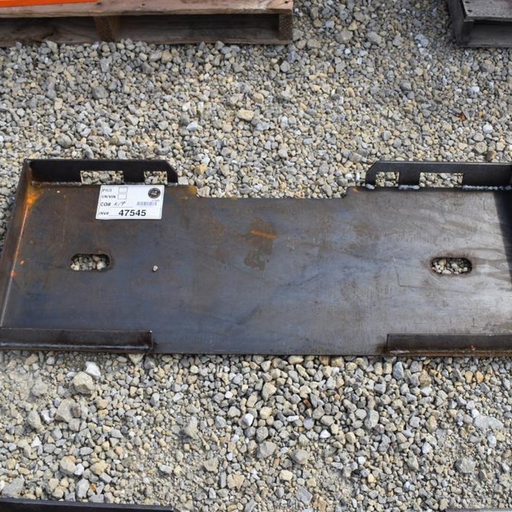 KIT CONTAINERS SKID STEER WELD-ON ATTACHMENT PLATE 47545