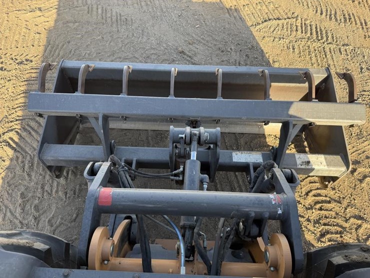 2019-case-570n-ep-skip-loader-image-19