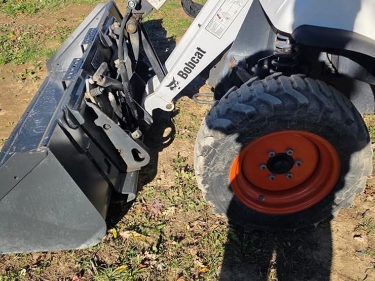 2010-bobcat-toolcat-5600-image-31