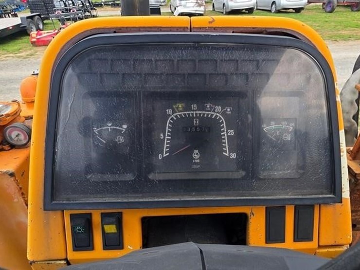 new-holland-6640-image-44