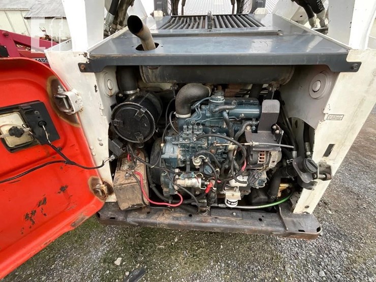 2010-bobcat-t650-image-24
