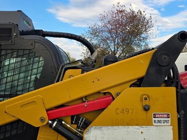 2019-caterpillar-299d2-xhp-image-25