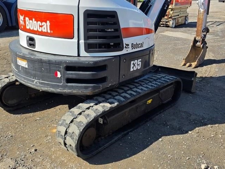 2016-bobcat-e35-image-22