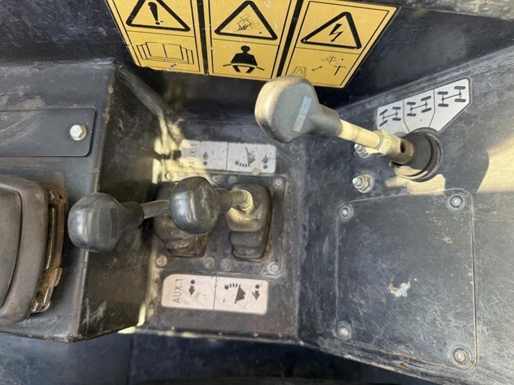 2018-jcb-509-42-telescopic-reachlift-image-14