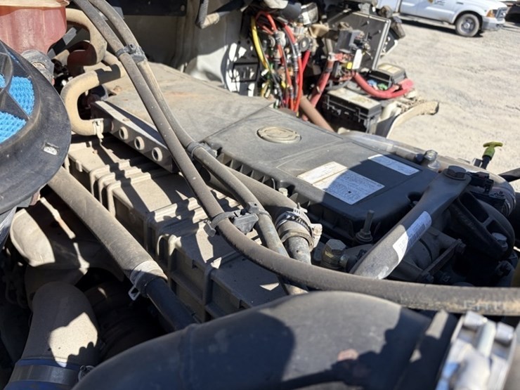 2012-freightliner-m2-t/a-dump-truck-image-39