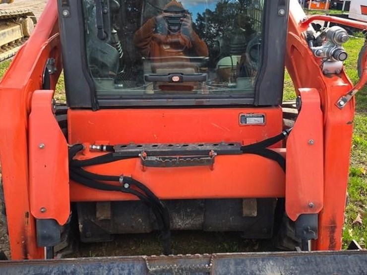 2019-kubota-ssv75-image-36
