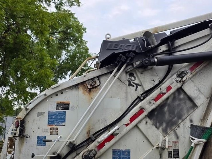 2012-international-workstar-7600-image-35