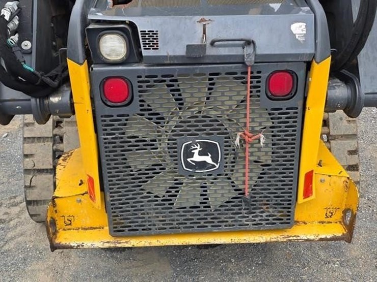 2017-deere-323e-image-20