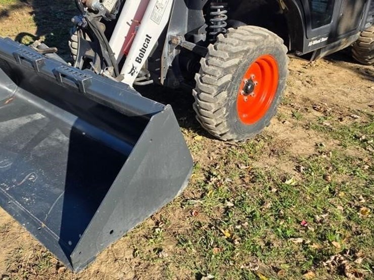 2010-bobcat-toolcat-5600-image-33