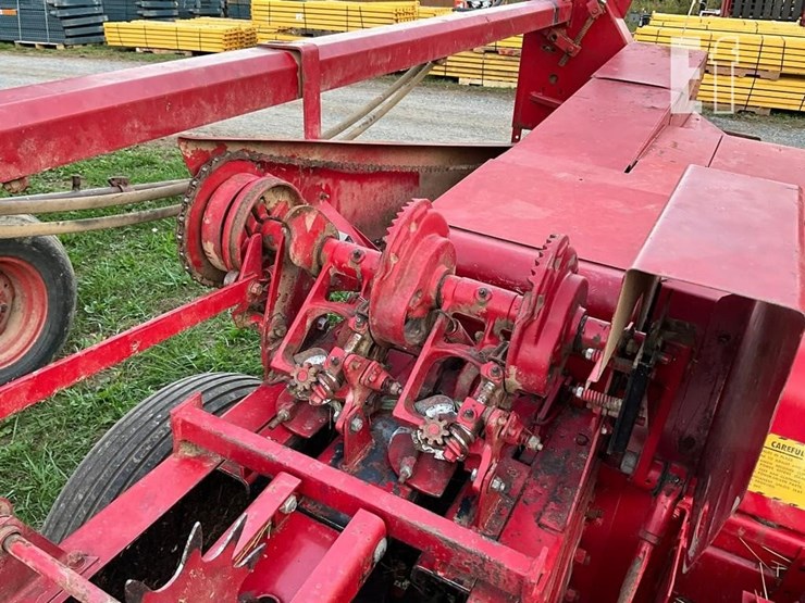 new-holland-hayliner-273-image-11