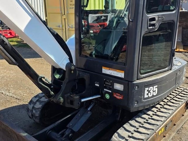 2016-bobcat-e35-image-12