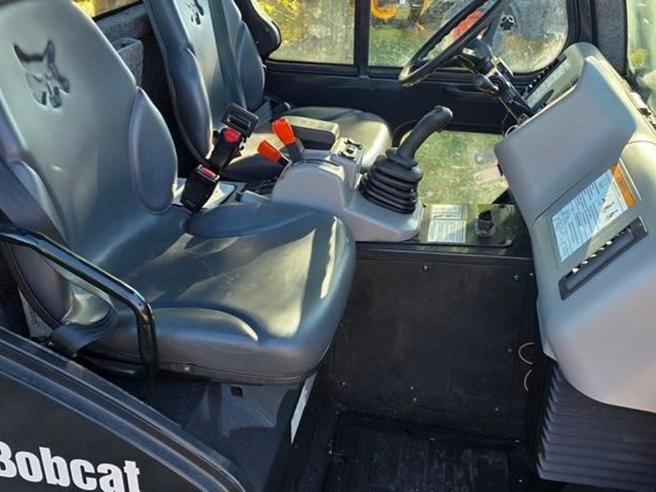 2010-bobcat-toolcat-5600-image-55