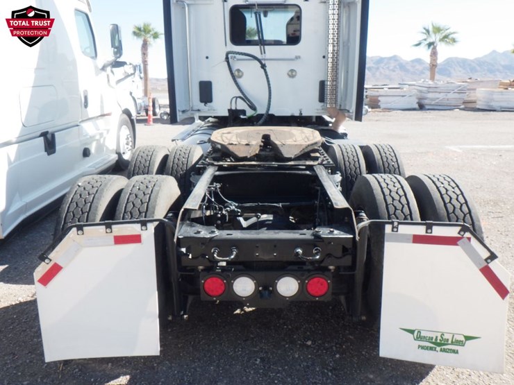2020-kenworth-t680-image-8