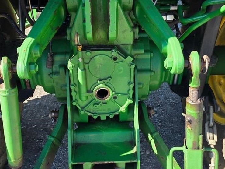 john-deere-4052m-image-16