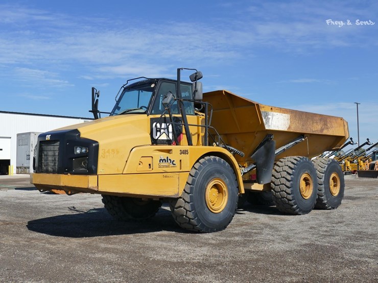 2015-caterpillar-740b-image-1