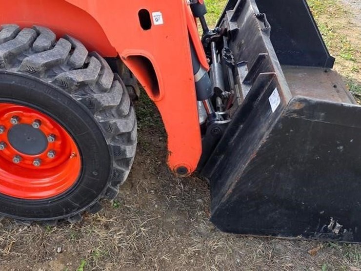 2019-kubota-ssv75-image-29