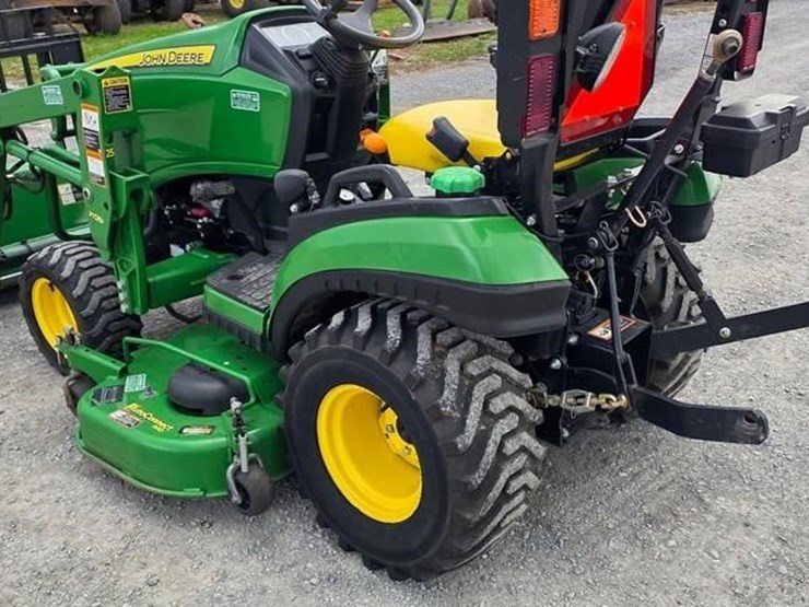 2014-john-deere-1025r-image-16