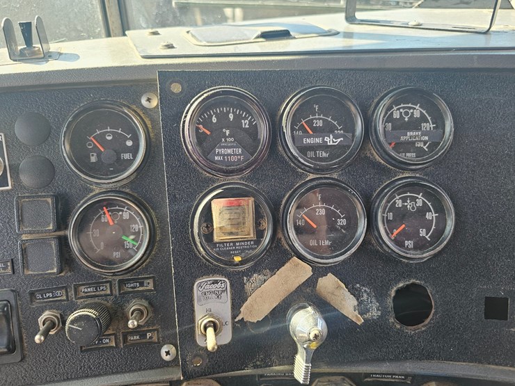 #15804-•-1998-mack-rd688s-dump-truck-image-143