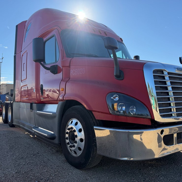 2016 FREIGHTLINER CASCADIA 125