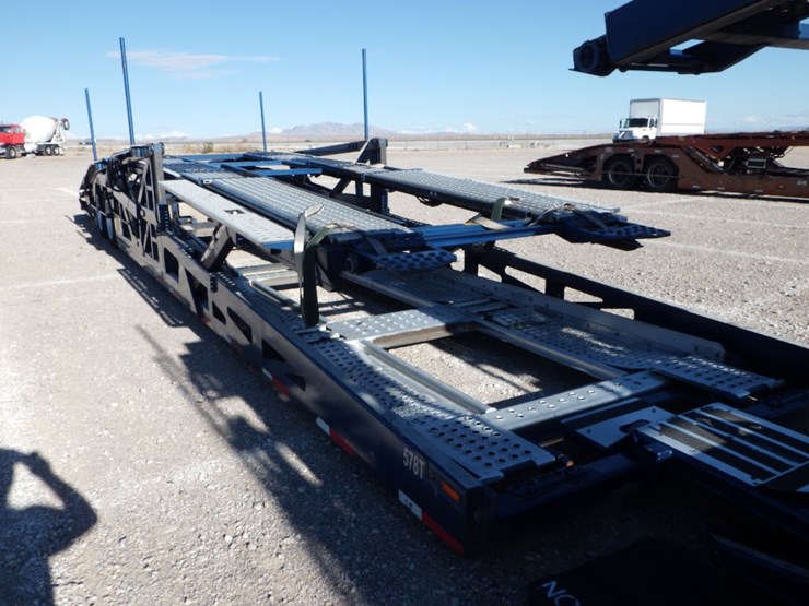 2021-peterbilt-389-image-10