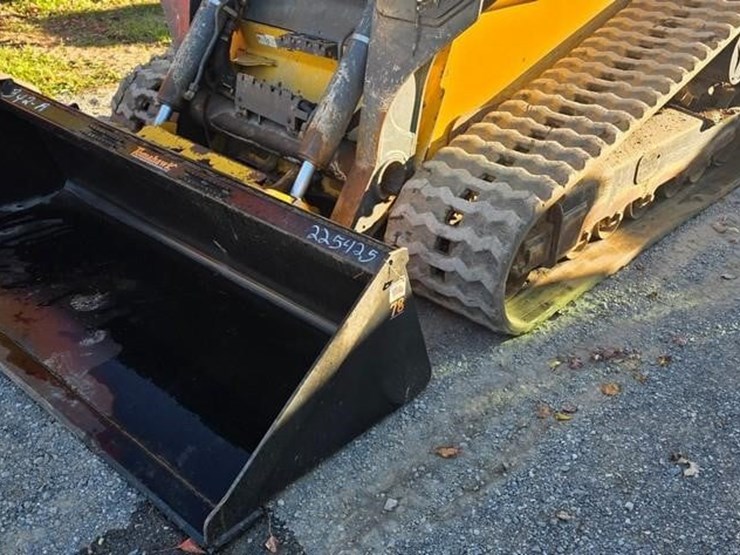 2018-deere-331g-image-34
