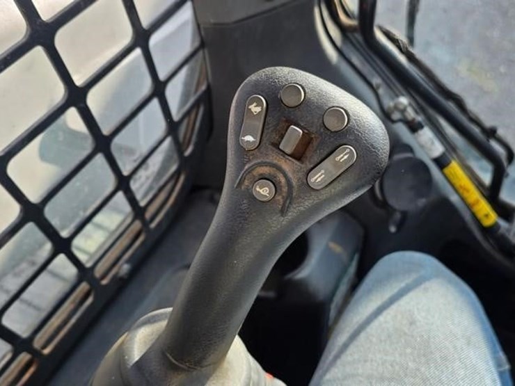 2021-bobcat-t76-image-51