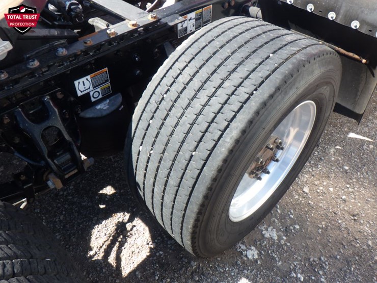 2021-kenworth-t680-image-5