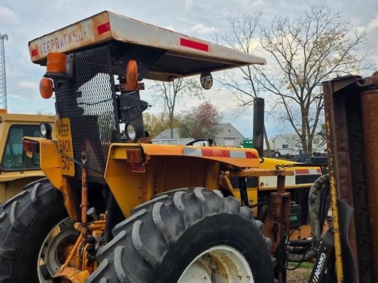 new-holland-6640-image-17