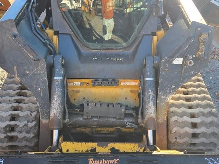 2018-deere-331g-image-38