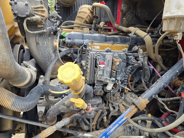 2012-caterpillar-ct660-image-48