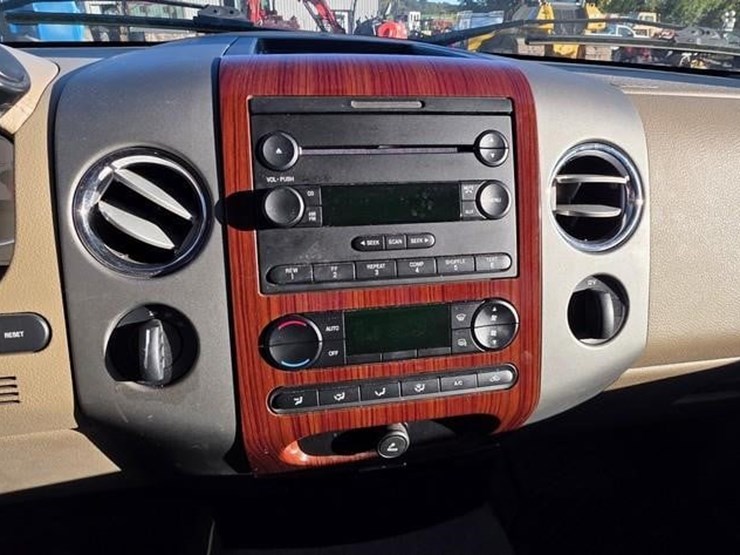 2005-ford-f150-xlt-image-49