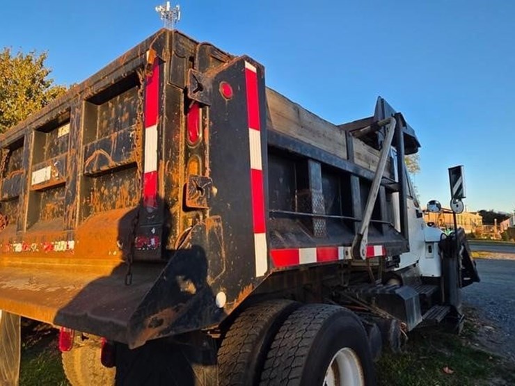 2006-international-durastar-4300-image-20