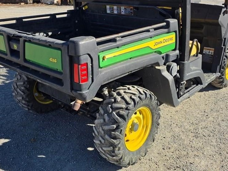 2021-john-deere-gator-xuv-835e-image-12