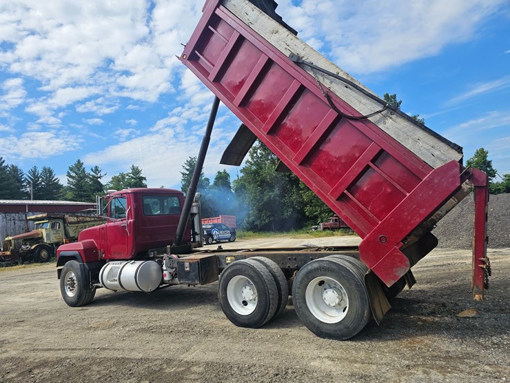 #15804-•-1998-mack-rd688s-dump-truck-image-55
