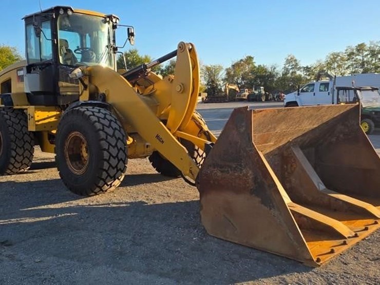 2015-caterpillar-938m-image-2