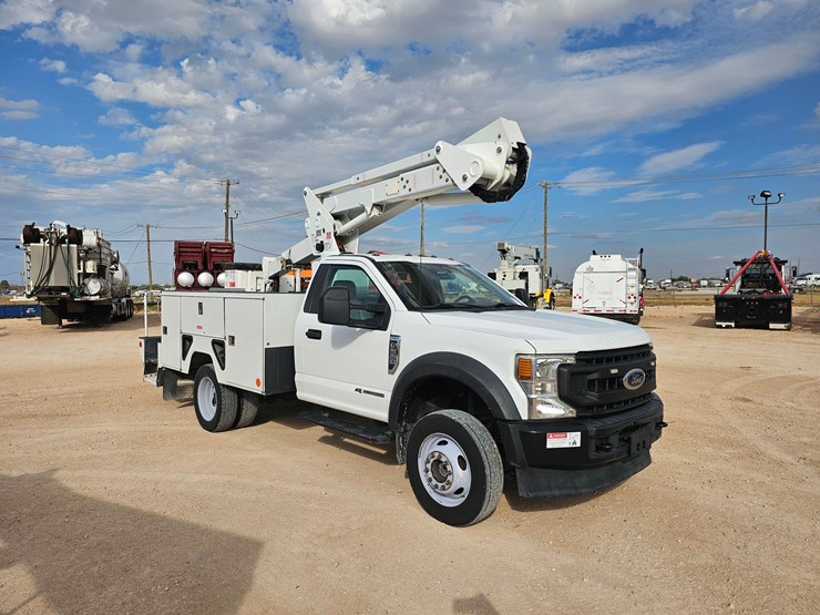 2021-ford-f550-image-5