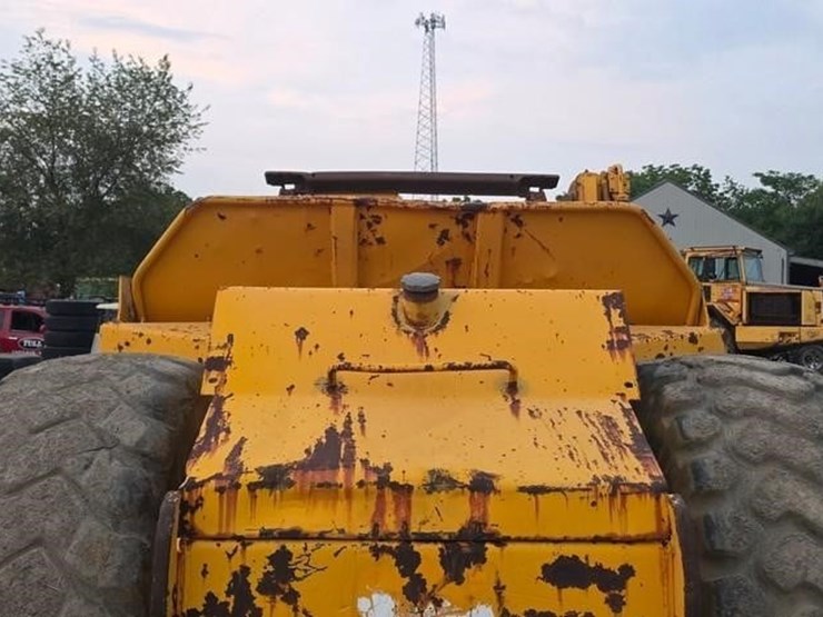 1984-deere-762a-image-22