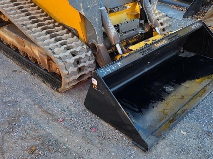 2018-deere-331g-image-6