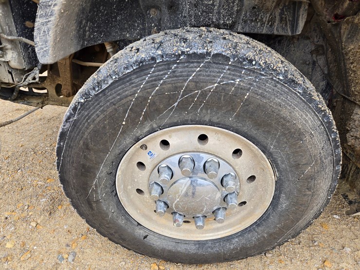 2012-caterpillar-ct660-image-112