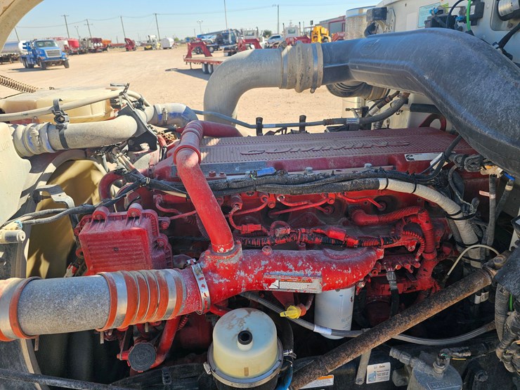 2012-peterbilt-367-image-13