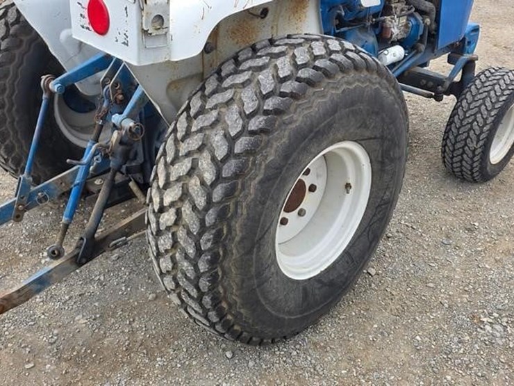 ford-1700-image-16